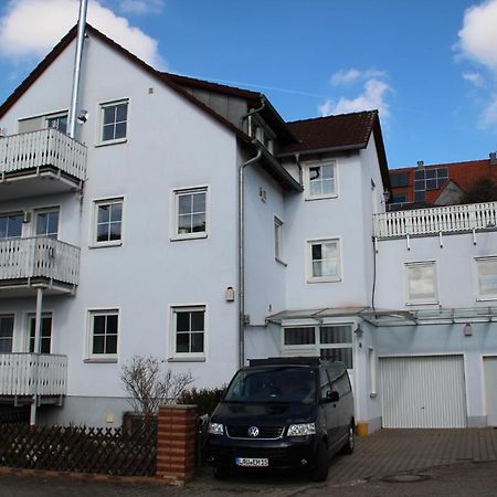 Ferienwohnung Mit 4 Schlafzimmer Fuer 2 Bis 9 Gaeste----Apartment With 4 Bedrooms For 2 To 9 Guests 纽伦堡 外观 照片
