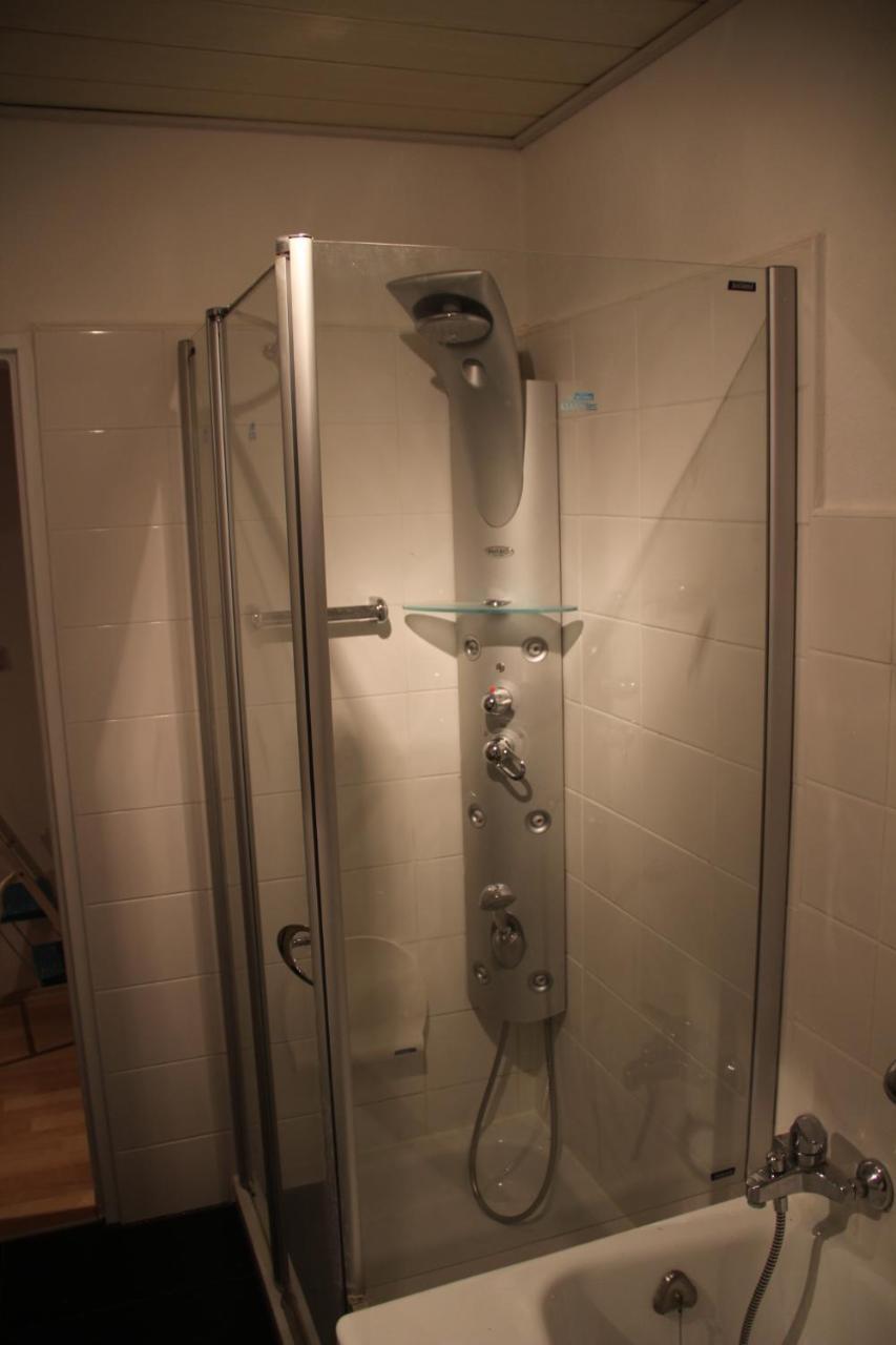 Ferienwohnung Mit 4 Schlafzimmer Fuer 2 Bis 9 Gaeste----Apartment With 4 Bedrooms For 2 To 9 Guests 纽伦堡 外观 照片