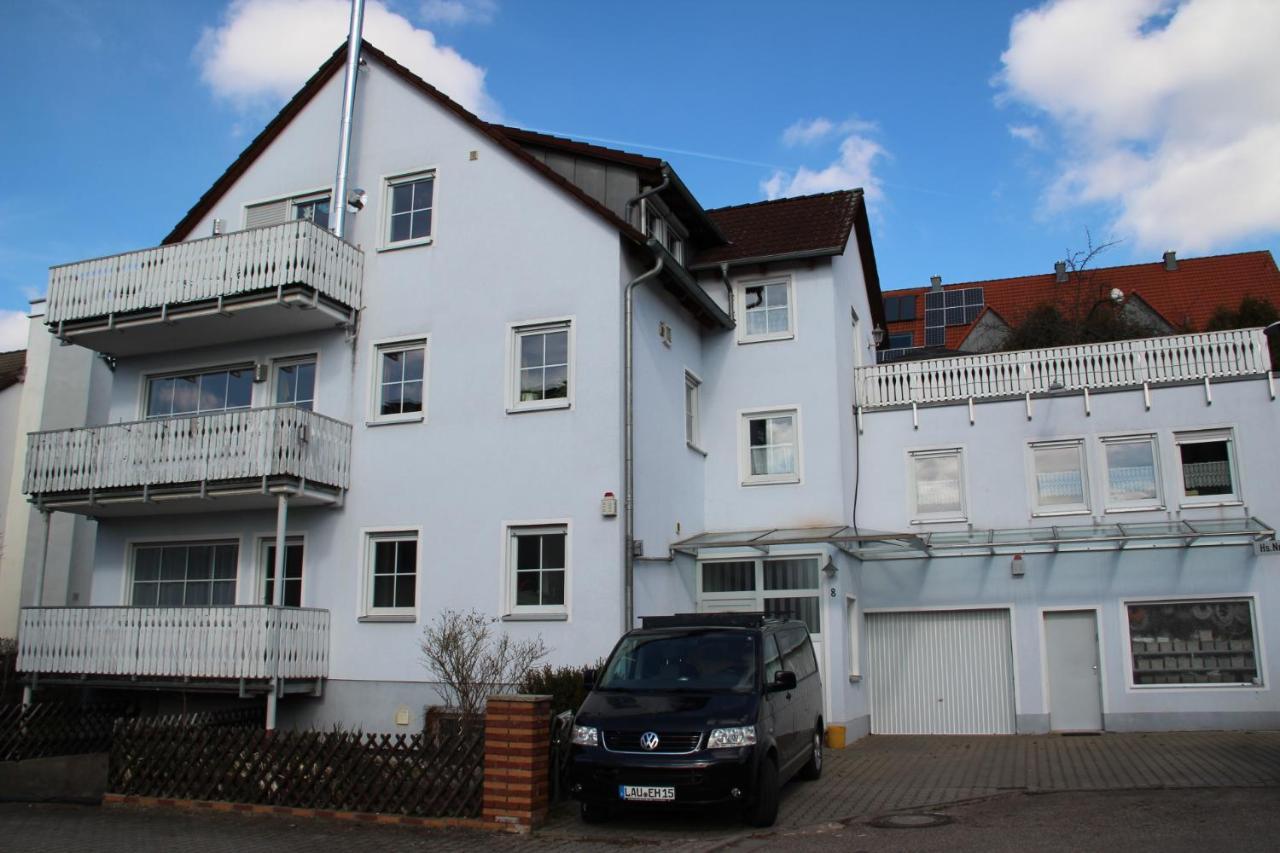 Ferienwohnung Mit 4 Schlafzimmer Fuer 2 Bis 9 Gaeste----Apartment With 4 Bedrooms For 2 To 9 Guests 纽伦堡 外观 照片