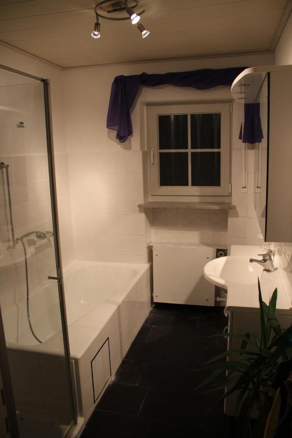 Ferienwohnung Mit 4 Schlafzimmer Fuer 2 Bis 9 Gaeste----Apartment With 4 Bedrooms For 2 To 9 Guests 纽伦堡 外观 照片